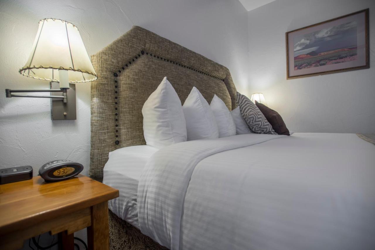 Table Mountain Inn Golden Buitenkant foto